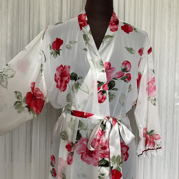REDUCED 💝 Vtg 80’s “Private Luxuries” flowers honey moon long robe! Size Medium - Picture 5 of 15